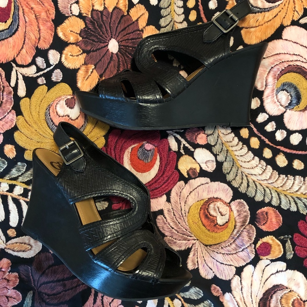 Black Gianni Bini Wedge Heels